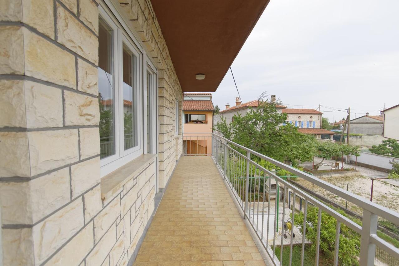 Apartment Patrik By Rent Istria ウマグ エクステリア 写真