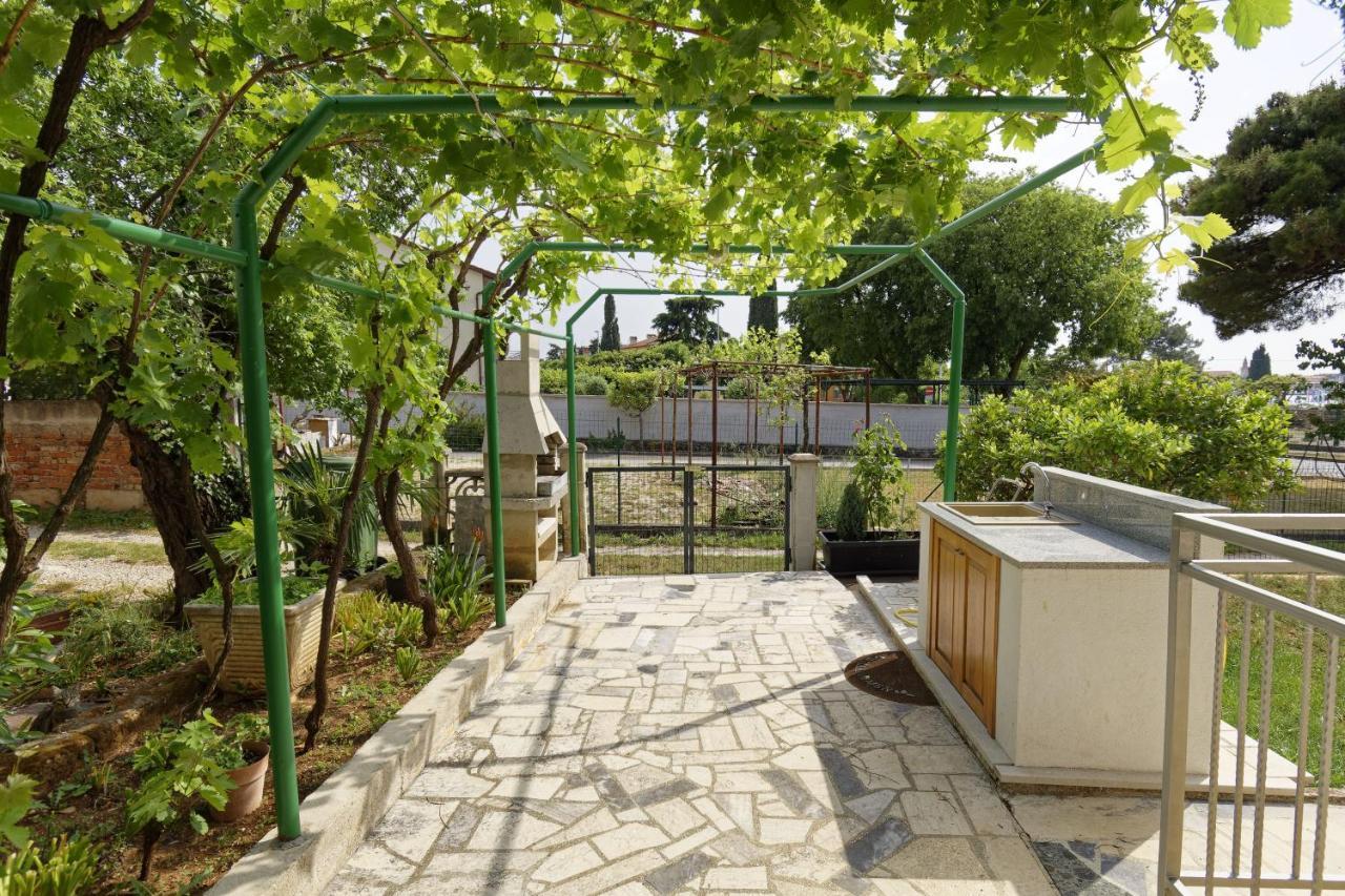 Apartment Patrik By Rent Istria ウマグ エクステリア 写真