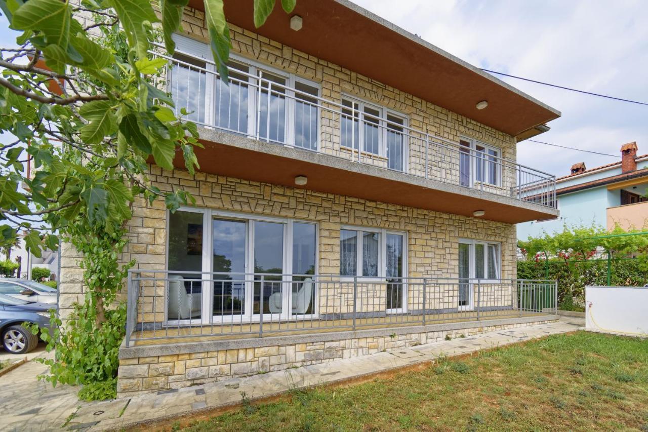 Apartment Patrik By Rent Istria ウマグ エクステリア 写真