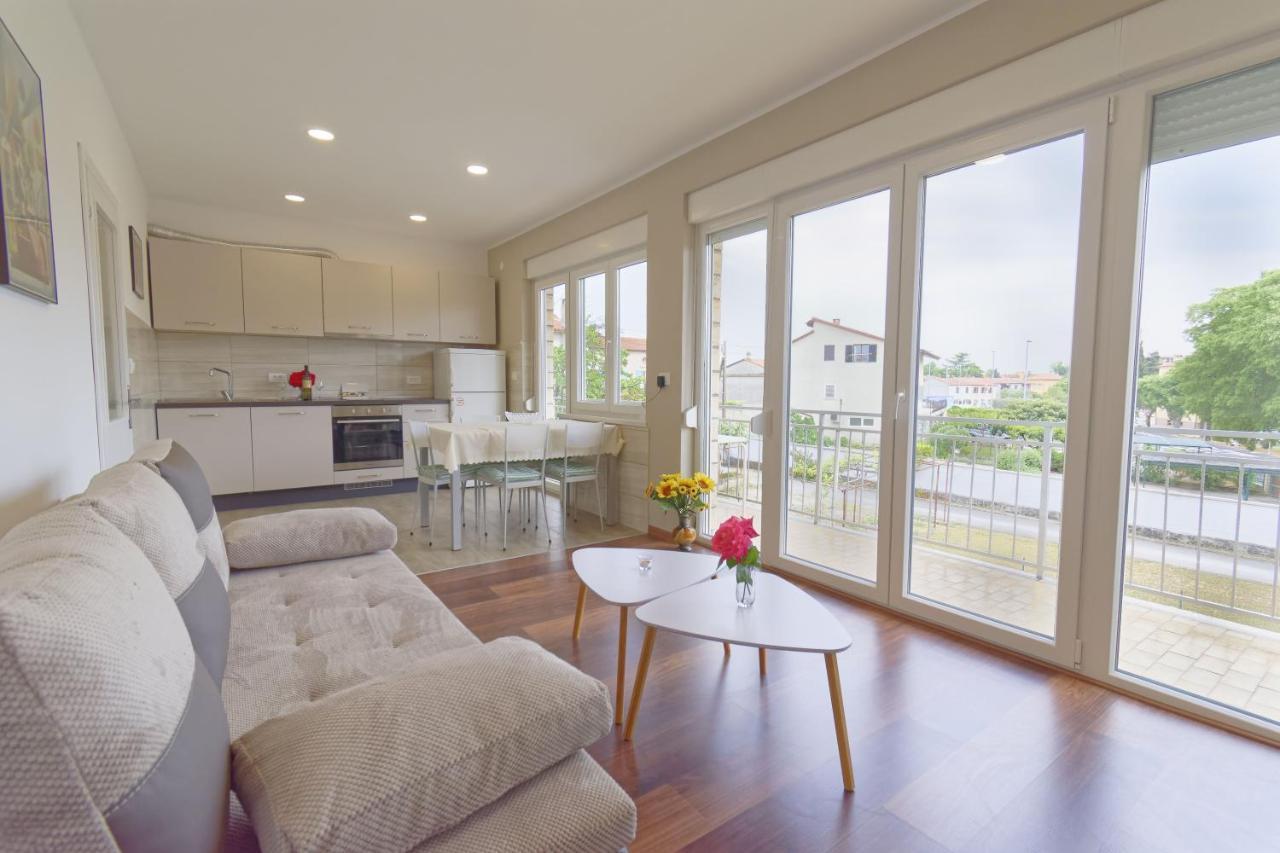 Apartment Patrik By Rent Istria ウマグ エクステリア 写真