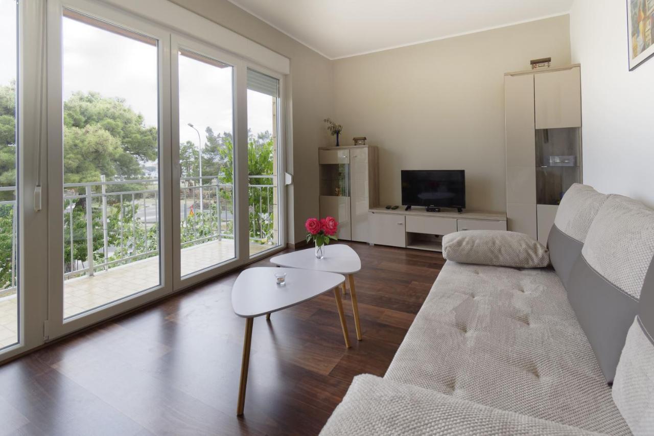 Apartment Patrik By Rent Istria ウマグ エクステリア 写真